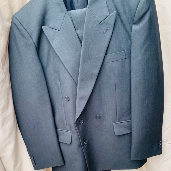 Men’s Giorgio Pacelli Suit - Picture 3 of 10